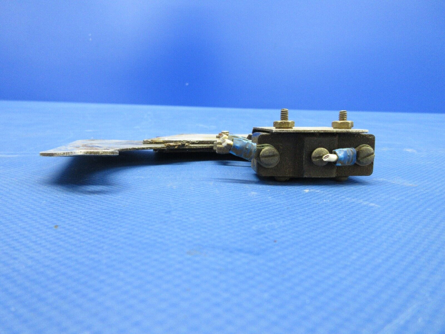 Beech 95 / D95A Travel Air Air Inlet Limit Switch Actuator AN3169-1 (0524-1199)