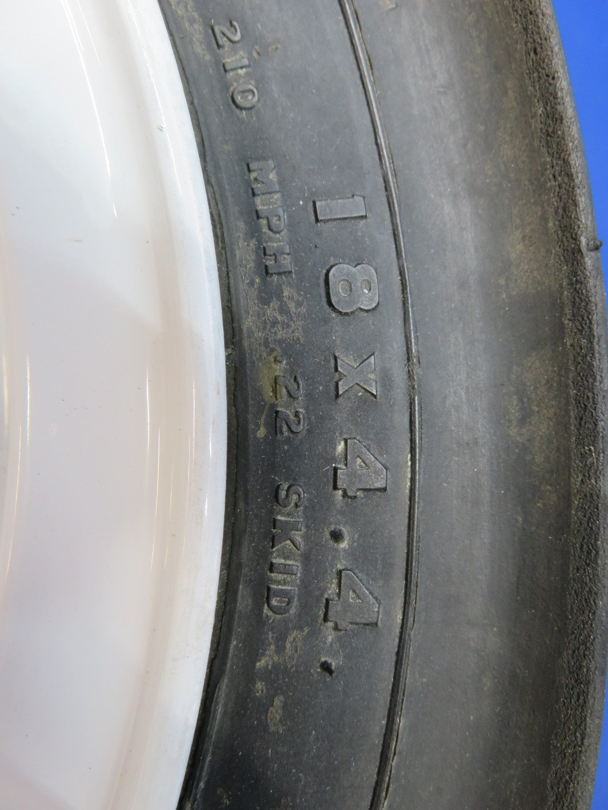 B.F. Goodrich Main Wheel 18 x 4.4 Type VII P/N 3-999 (0926-2165)10