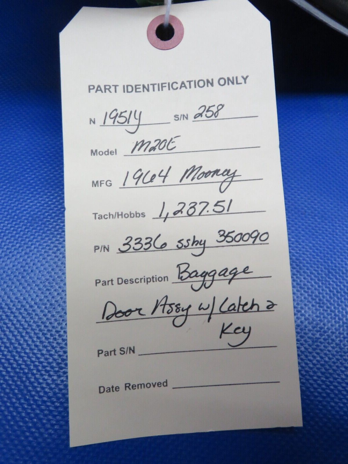 Mooney M20 / M20E Baggage Door Assy w/ Latch & Key P/N 3336 (0424-133)