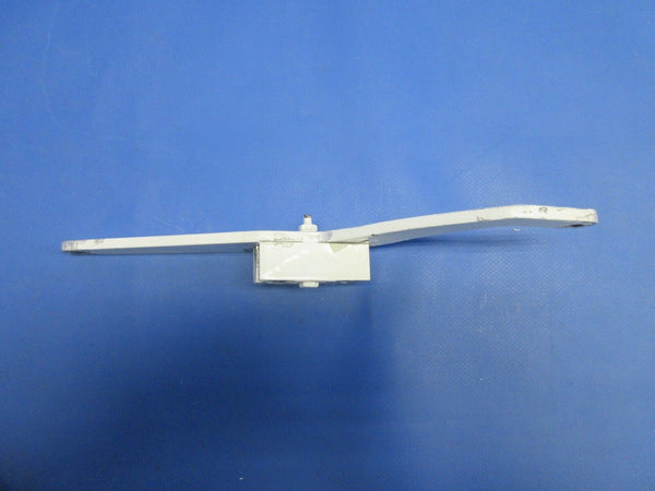 Piper PA-32RT-300T Lance II Nose Gear Spring FWD Arm Assy 38232-04 (0924-922)