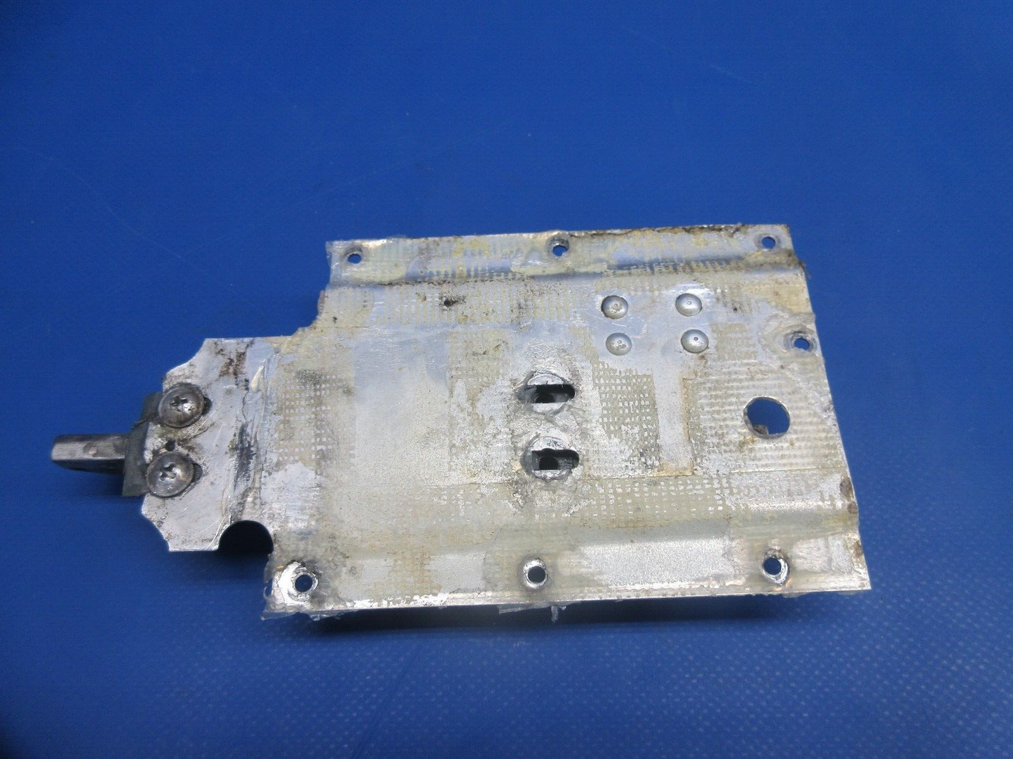 Cessna 177 / 177B Cardinal Cabin Door Latch Assy RH P/N 1717039-4 (0824-1039)
