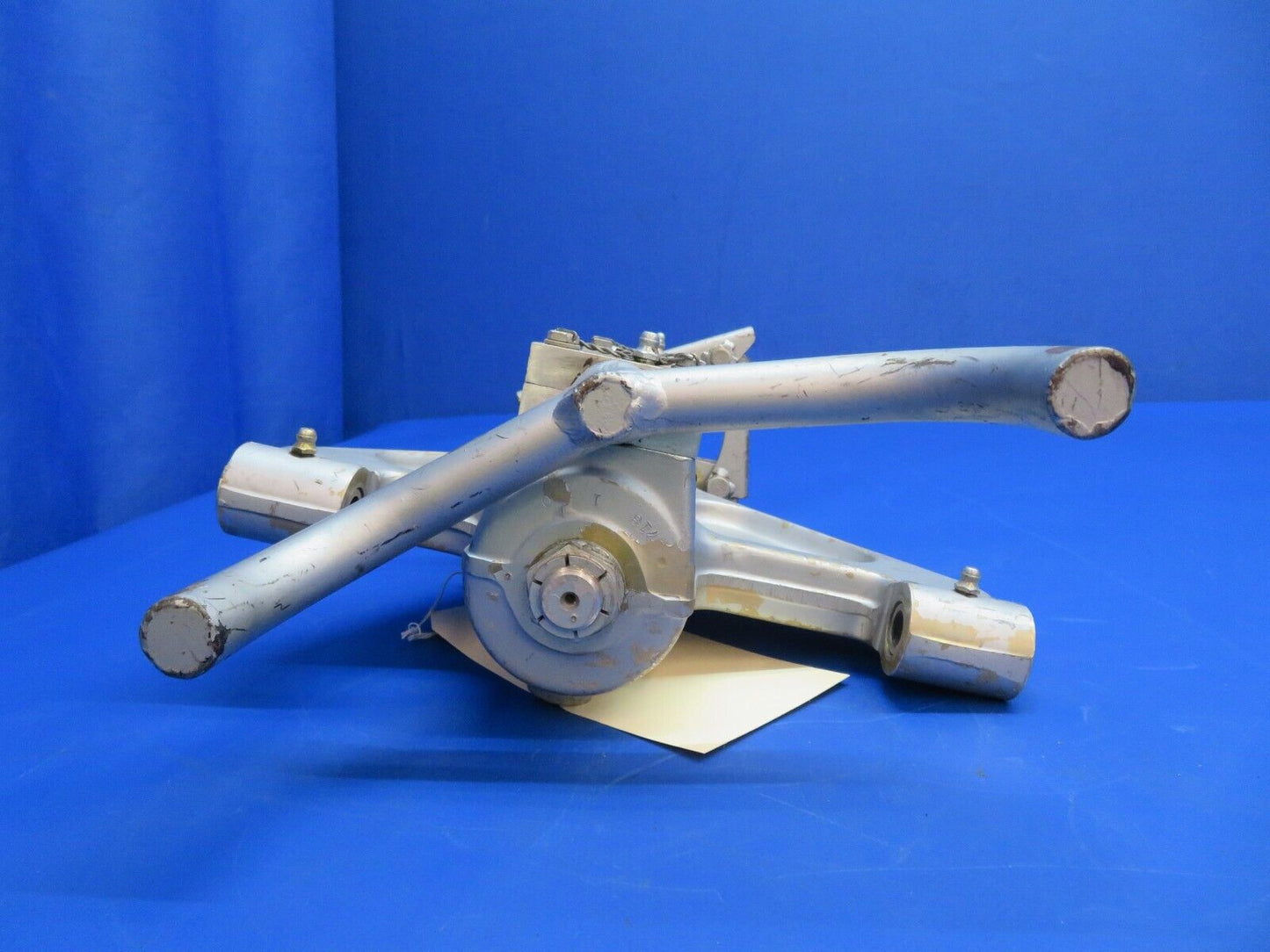 Piper Nose Gear Trunnion Assy Casting # 20772 (1022-556)