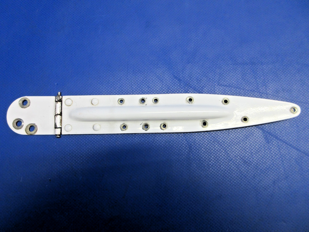 Cessna 172 / 172RG RH Cabin Door Upper Hinge P/N 0511280-2 (0926-874)1