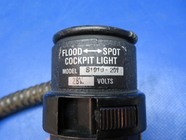 Soderburg S1910-201 Flood / Spot Light 28v TESTED (0424-253)