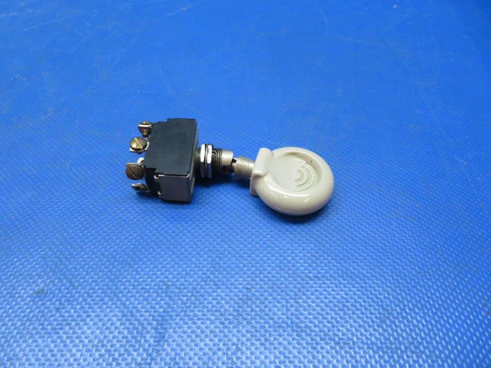 Piper PA-32RT-300T Cutler-Hammer Landing Gear Switch w/ Knob 487-936 (1024-212)