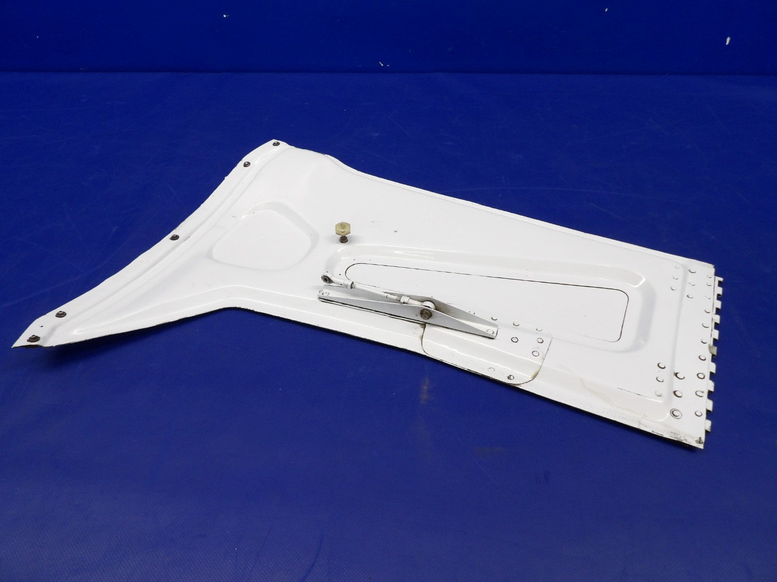 Cessna 421 Left Hand Outboard Landing Gear Door P/N 5027000-3 (0626-2056)8