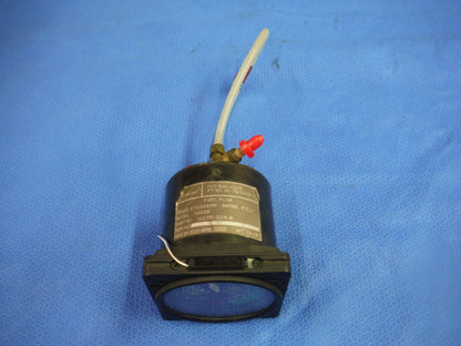 Beech Fuel Flow Indicator P/N 96-384069-1 Alt P/N 1UC28-204-8  (1015-235)