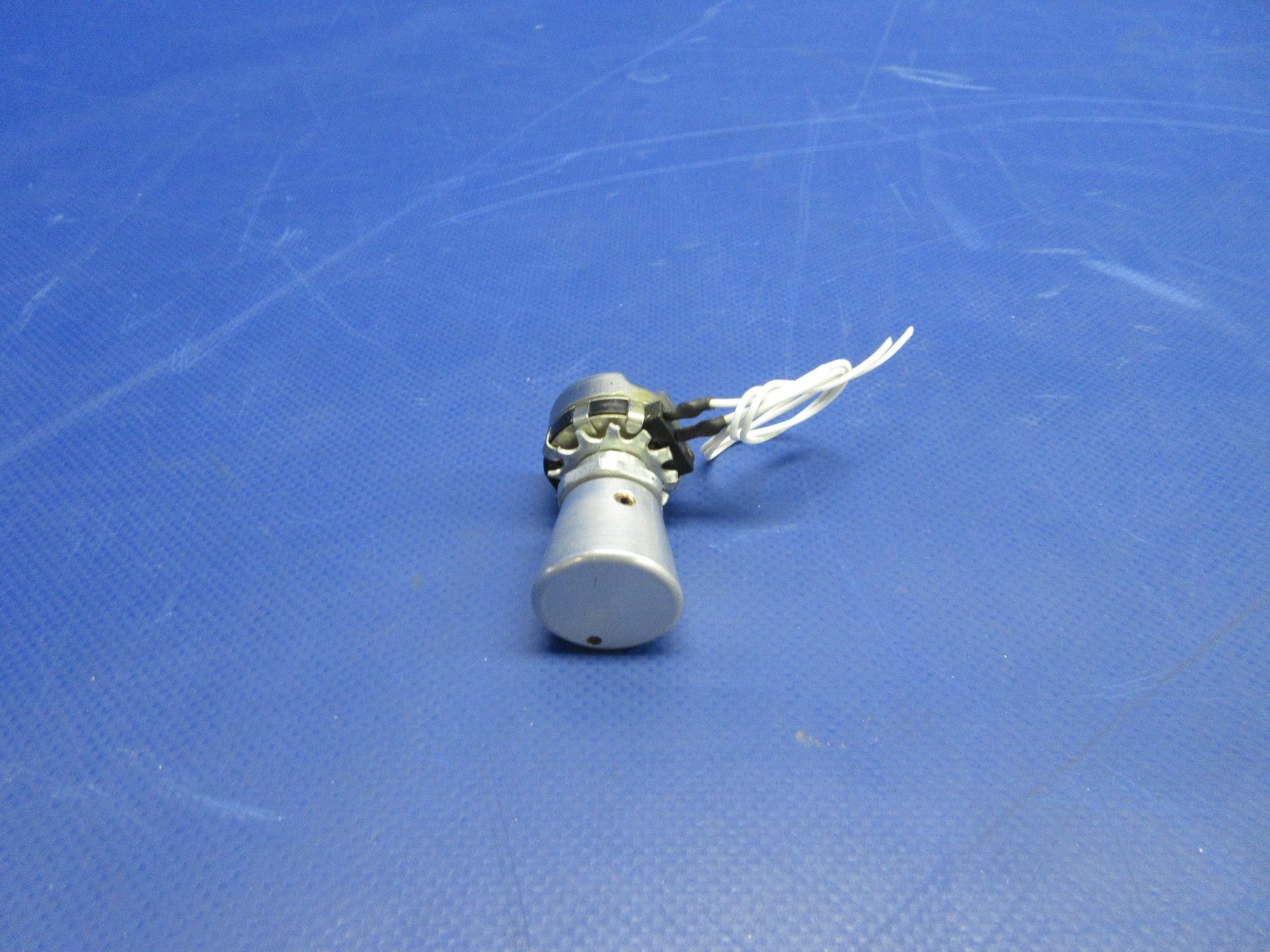 Beech F35 Bonanza Propeller RPM Control Switch 53C1 (0726-821)2