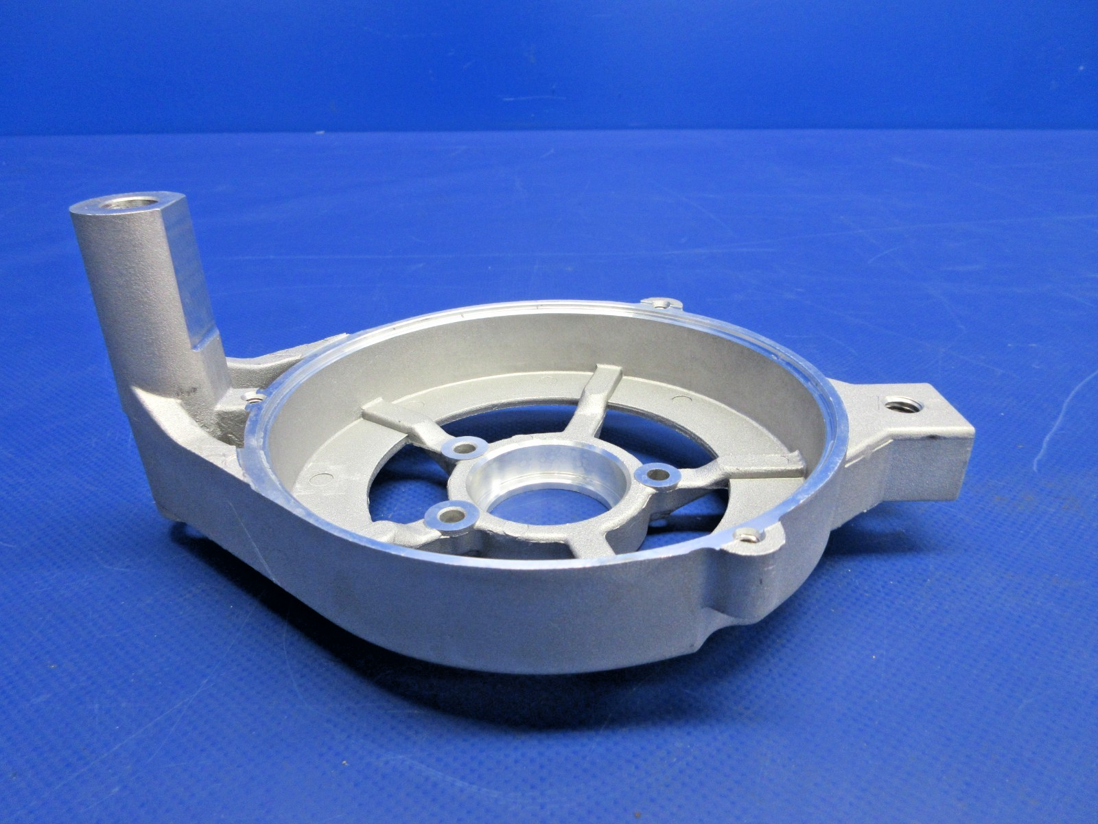 Hartzell Alternator Front Housing P/N 41052 NOS (0326-925)12