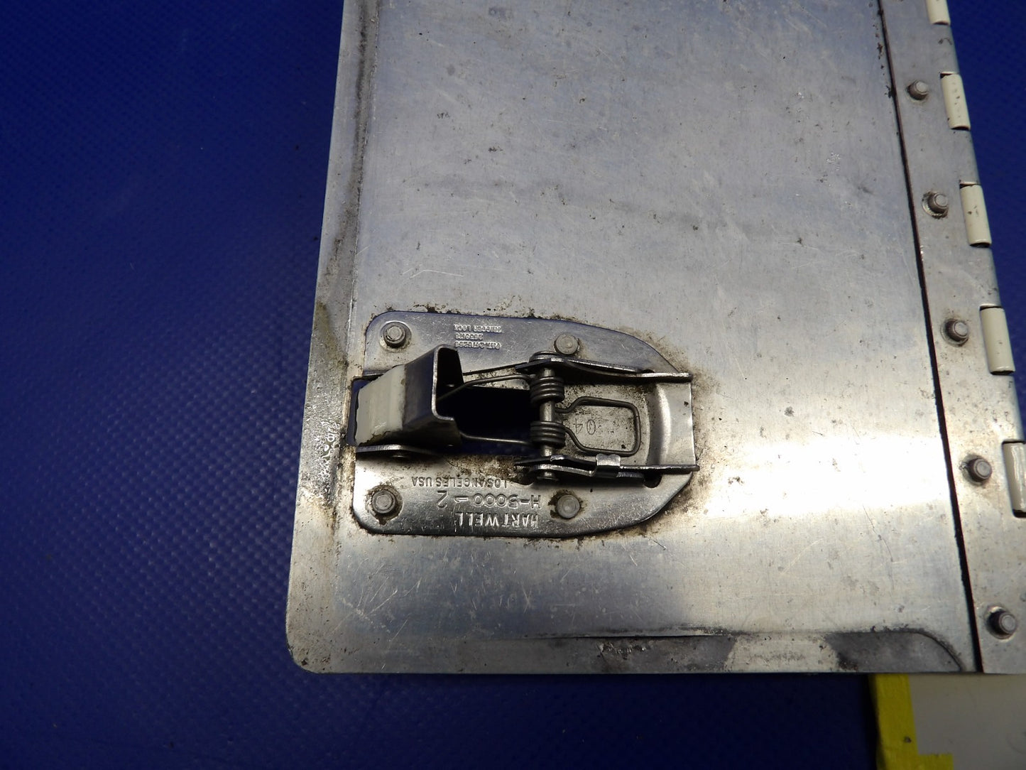 Beech 95 / D95A LH INBD / RH OTBD LWR Cowling Door P/N 95-910011-479 (0326-408)12