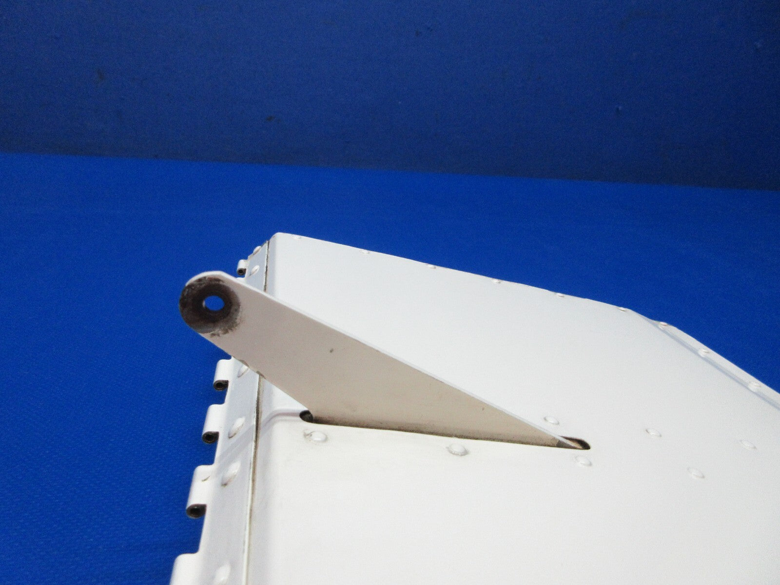 Beech 95-B55 Baron Rudder Trim Tab P/N 96-630000-71 (1124-1381)7