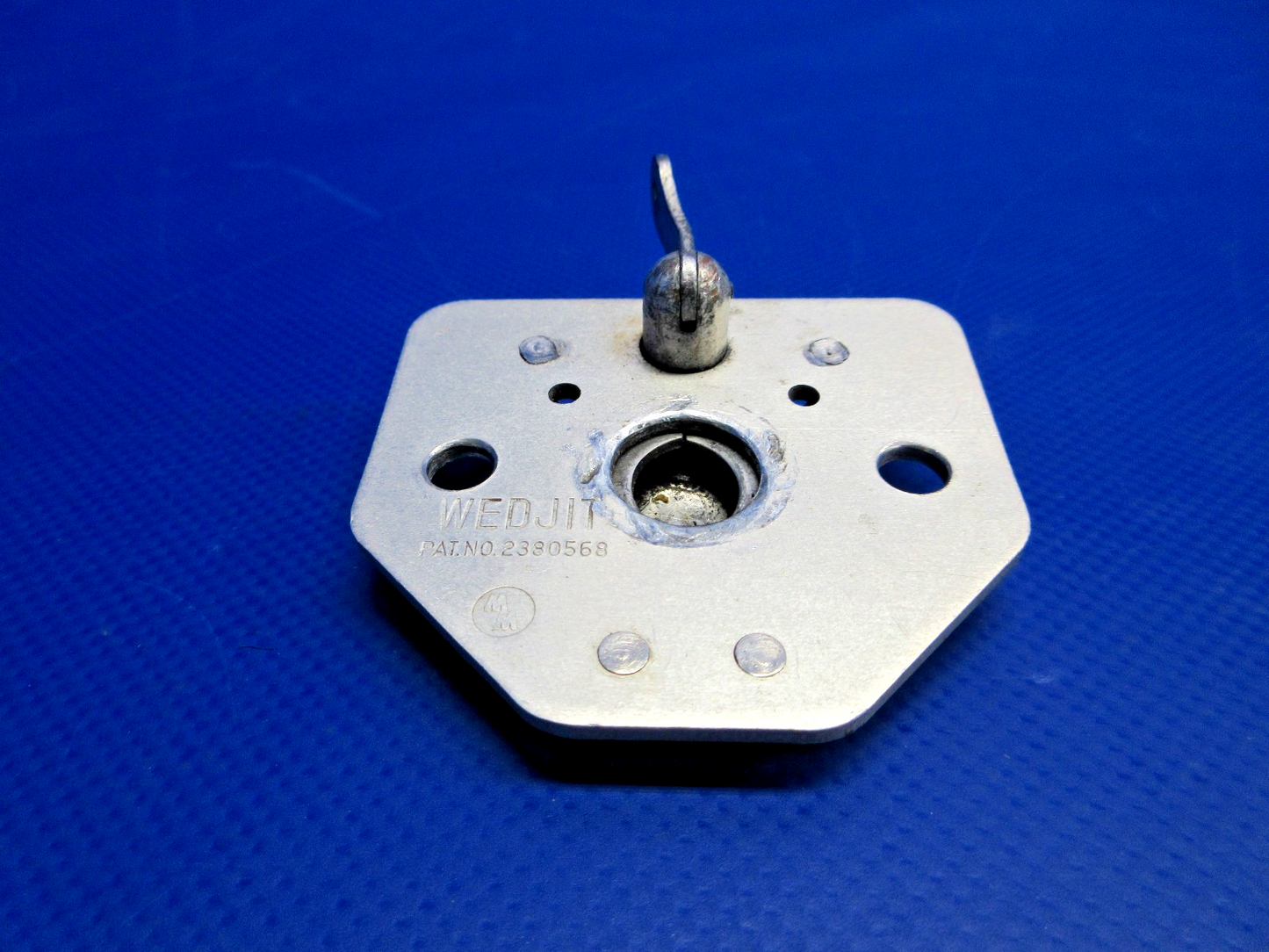 Cessna 310 / 310I Wedjit Cabin Seat Plate P/N 294543 LOT OF 3 (0326-818)5