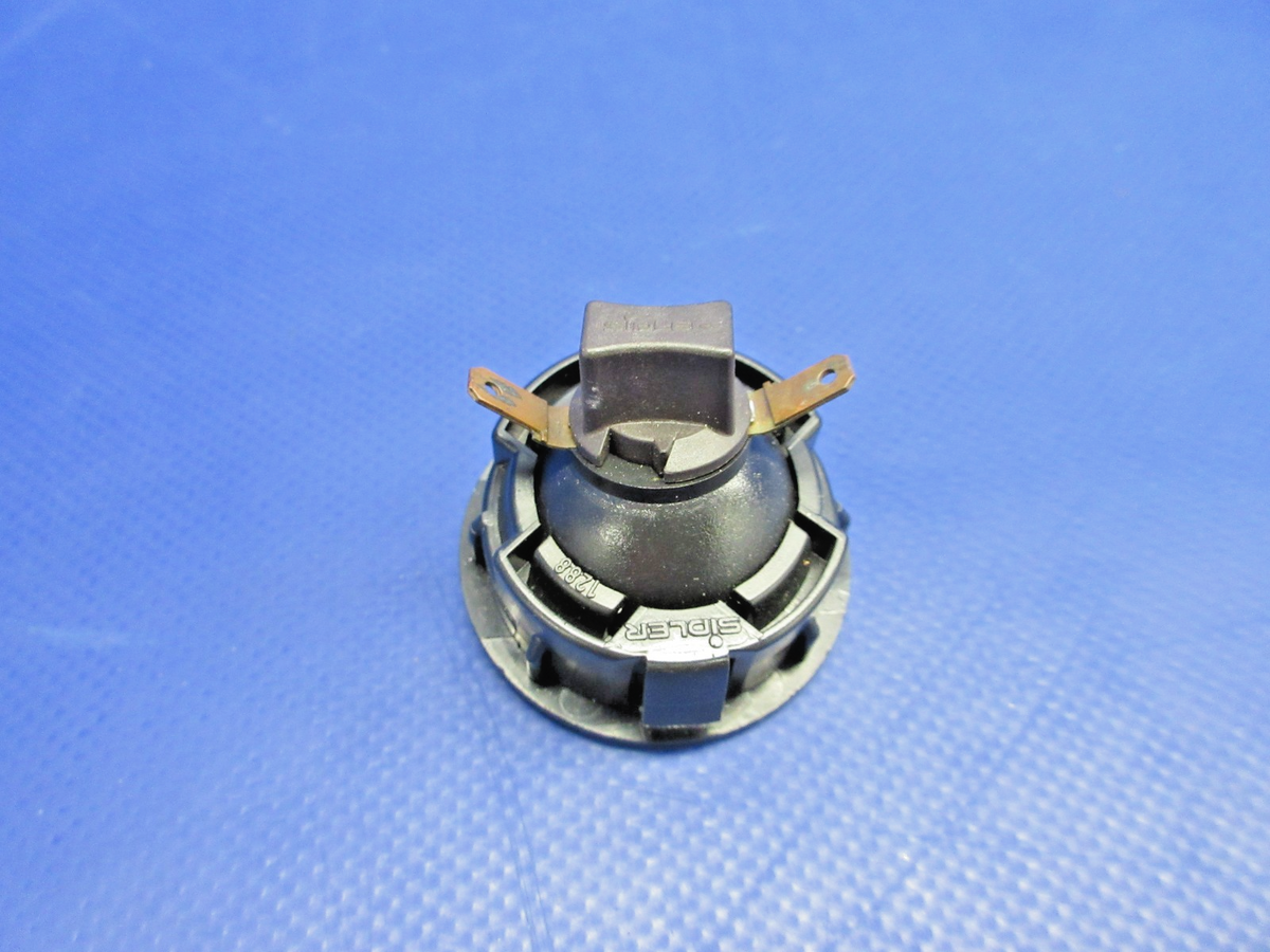 Cirrus SR22 Overhead Swivel Light & Switch Set P/N 50491-002 (0926-778)11