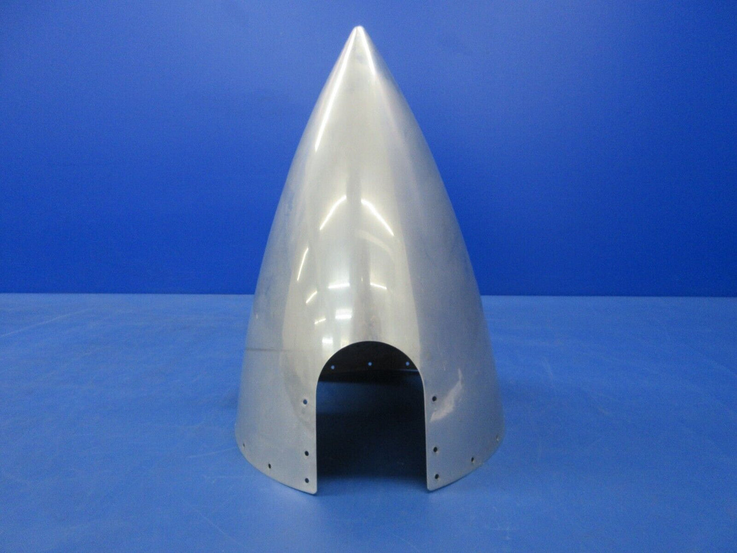Cessna 310R McCauley Propeller Spinner Dome 3-Blade Prop P/N D3534 (1024-1358)