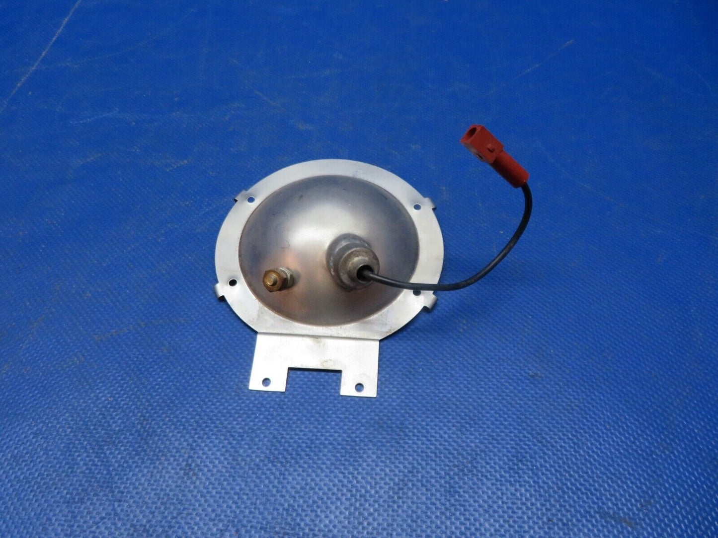 Piper PA-32RT-300T Lance II Reflector FWD Baggage Light P/N 66632-02 (1024-184)