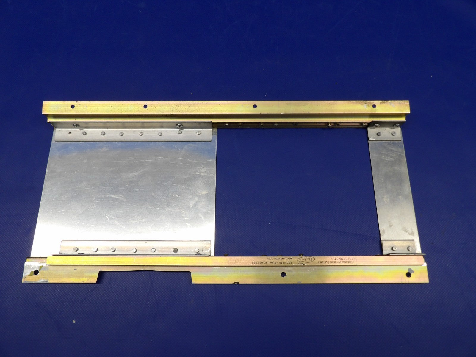 Beech D95A Travel Air Single Stack Canted Rail Tray Mount RP1040-P-1 (0226-510)10