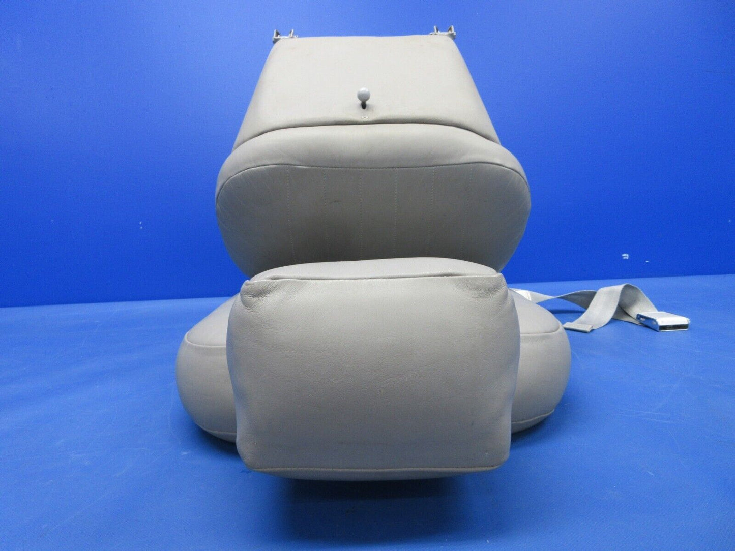 Piper PA-23-250 Aztec Center Seat Assy LH P/N 16481-02 (0624-1352)