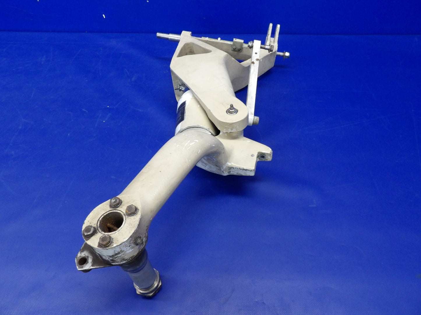#Beech 76 Duchess LH Main Landing Gear P/N 105-810019-1 (0526-2046)3