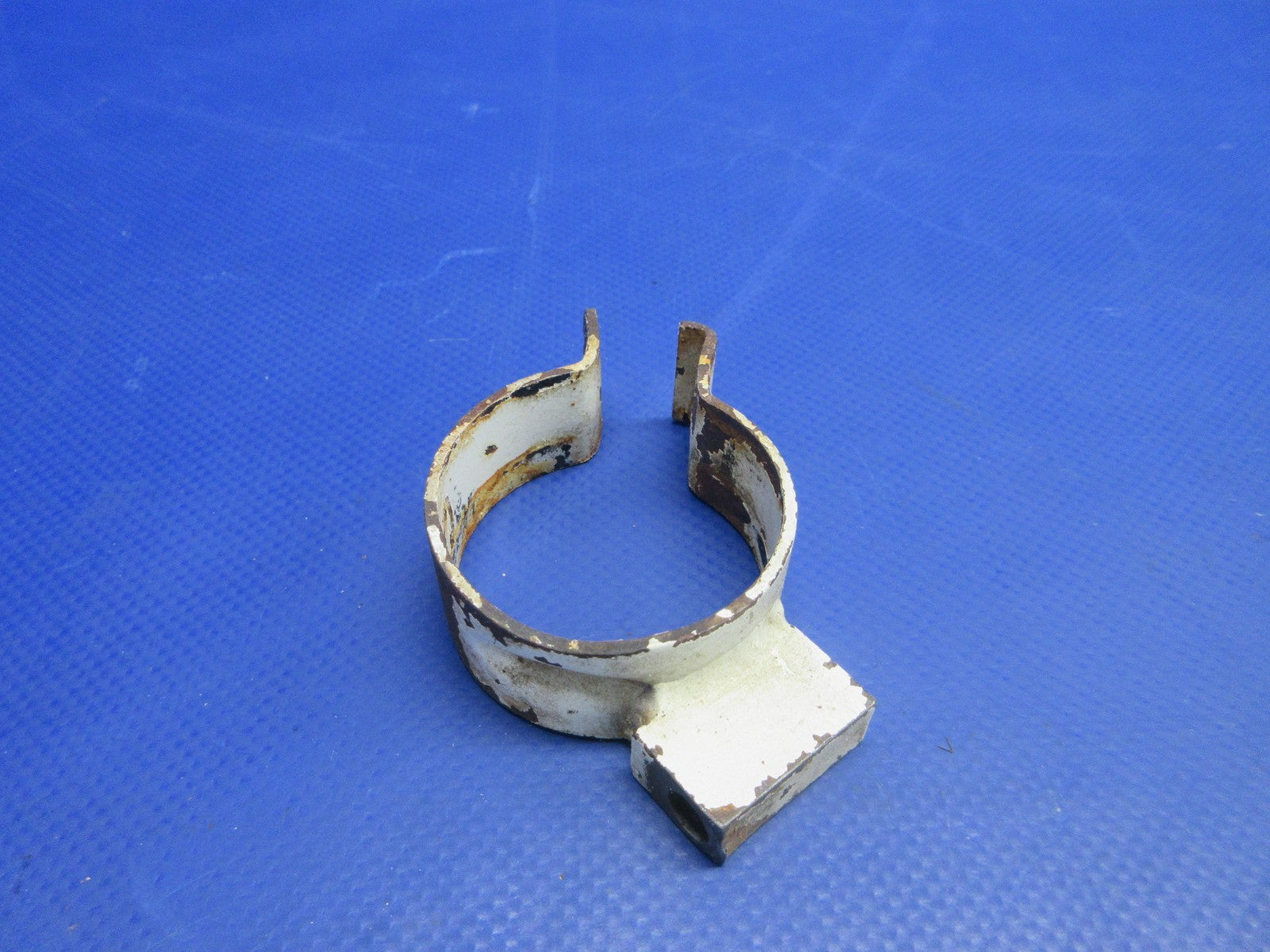 Piper PA-28R / PA-32RT Maeco Shimmy Dampener Clamp P/N 67244-00 (0626-894)2