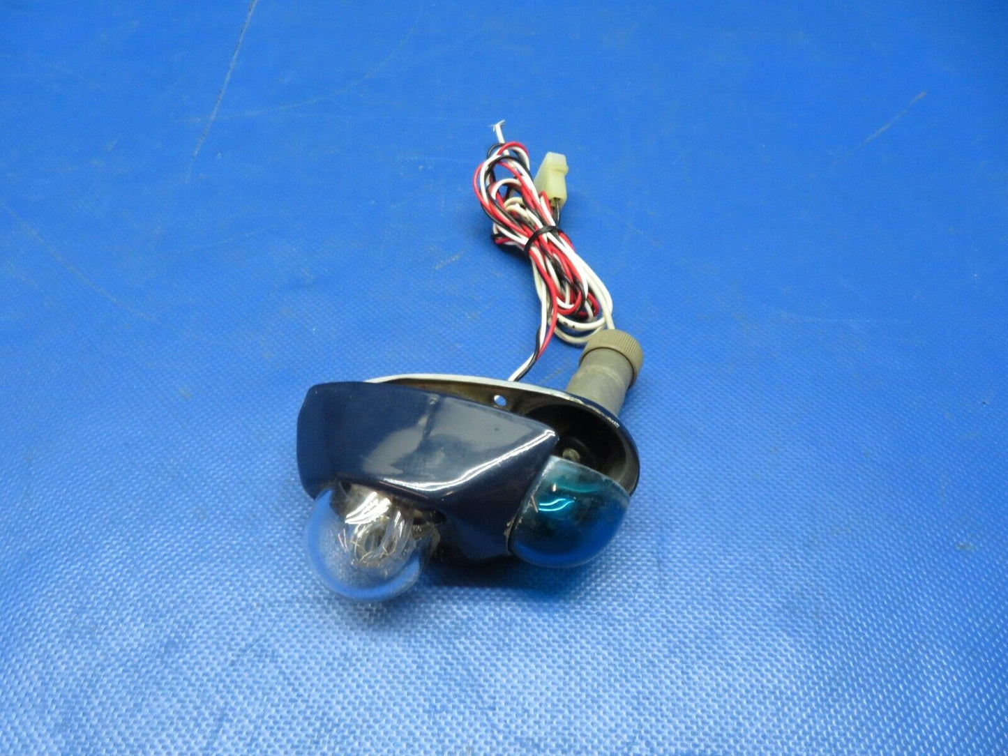 Piper PA-23-250 Aztec Grimes Nav Light RH 28v P/N AN3033-9 TESTED (0724-110)