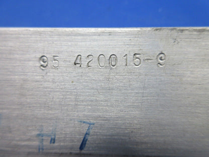 Beech 95 / D95A Travel Air Rear Seat AFT LH / RH Track 95-420015-9 (0524-1153)