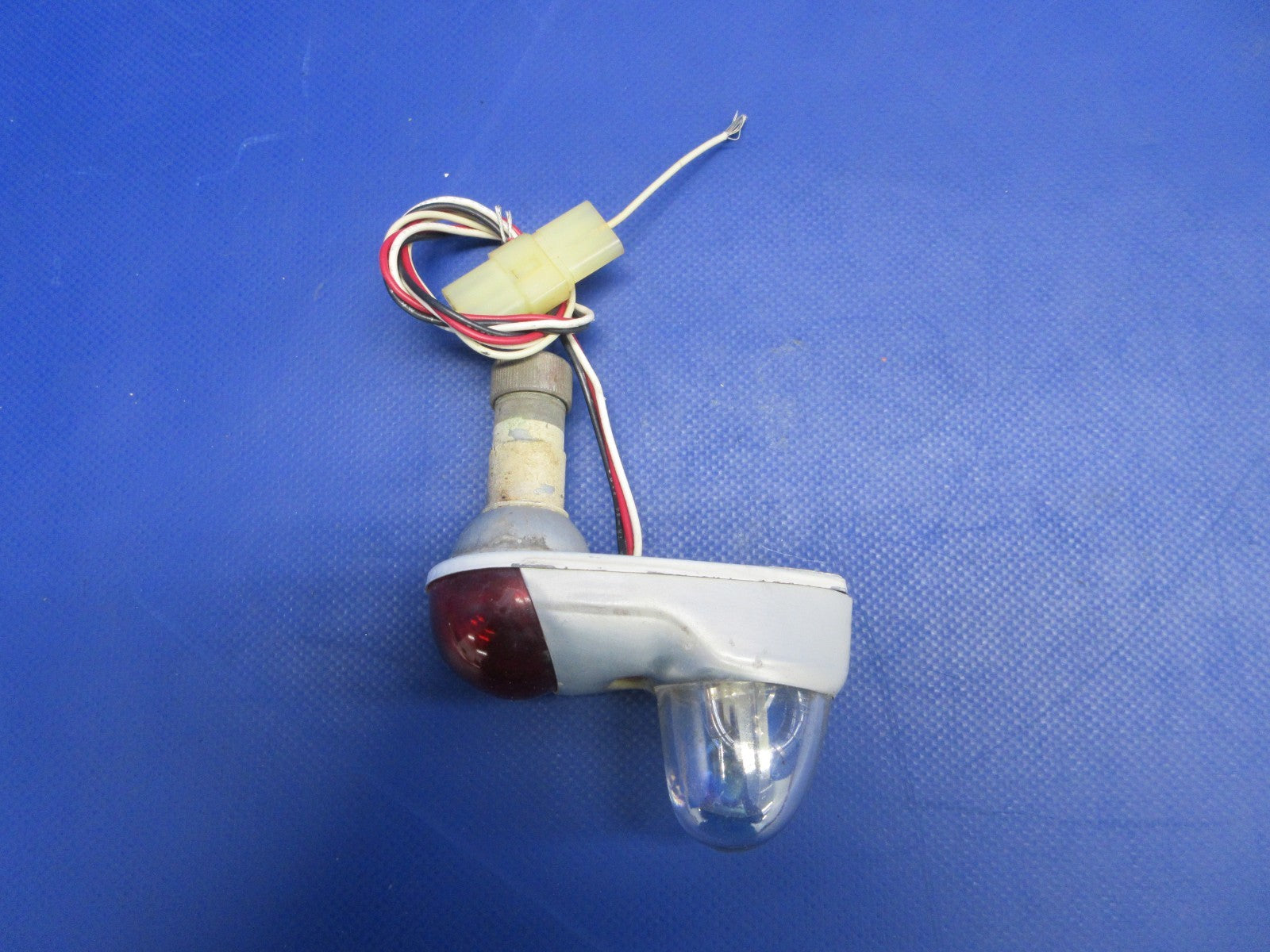 Beech F35 Bonanza LH Wing Tip Light w/ Strobe P/N 35-361702-2 TESTED (0626-897)1