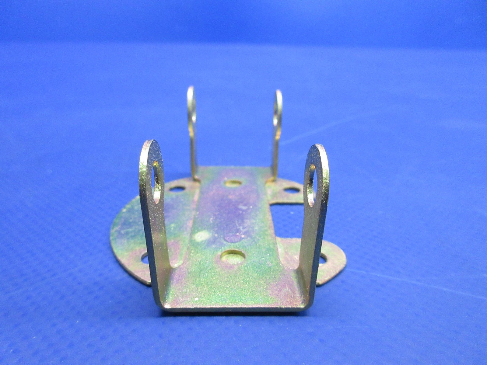 Continental TSIO / IO-360 Fuel Divider Manifold Bracket P/N 646507 NOS (0326-9906