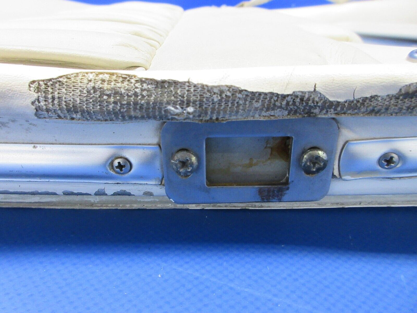 Piper PA-34-200T Seneca II Cargo Door Assy P/N 69858-02 (0524-627)