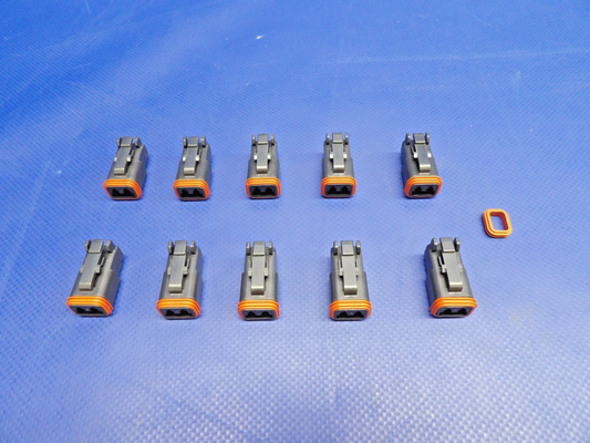 Cirrus Tanis Harness Plastic Socket P/N TCS2598 NOS LOT OF 10 (0426-1228)0