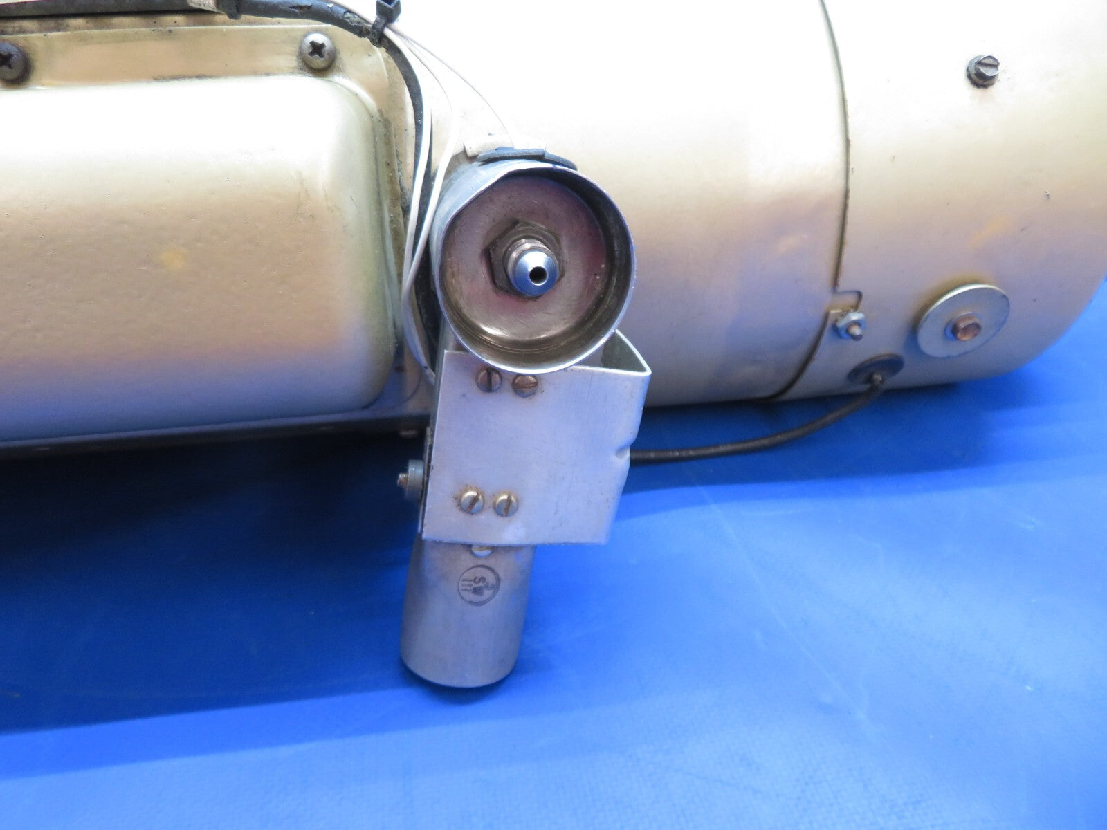 Cessna 310 / 310Q Stewart Warner Heater Assy P/N 0813860-3 CORE (0823-738)18