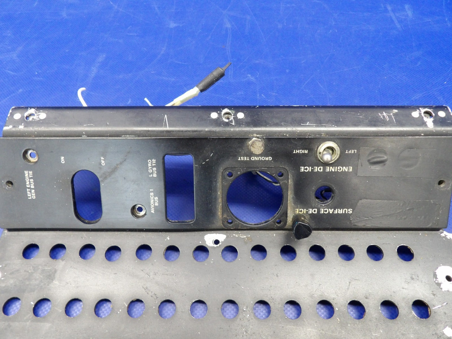 Piper Cheyenne Circuit Breaker Panel Cover LH + RH P/N 48179-72 (0626-1330)8