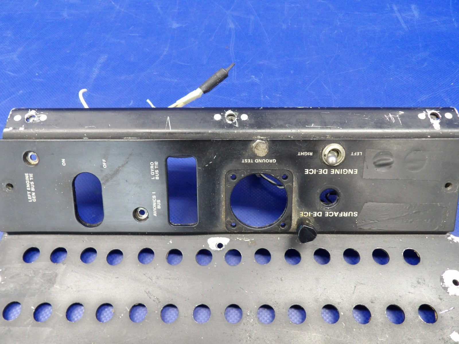 Piper Cheyenne Circuit Breaker Panel Cover LH + RH P/N 48179-72 (0626-1330)8