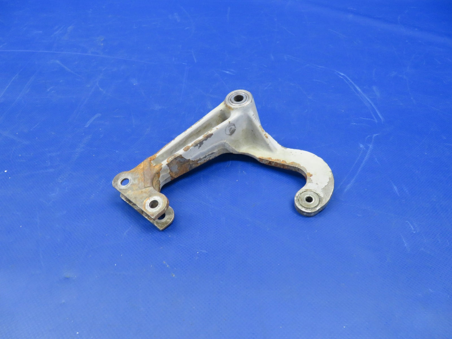 Cessna 421 RH Main Gear Idler Bellcrank P/N 0841106-6 (0726-431)0