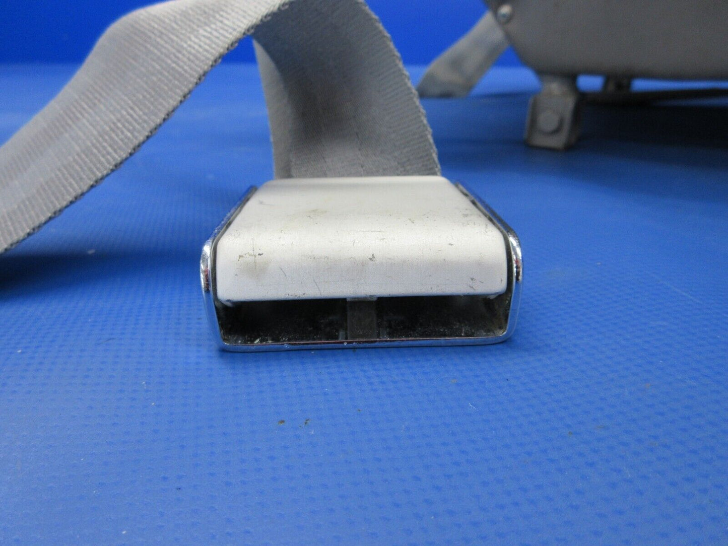 Piper PA-23-250 Aztec Center Seat Assy LH P/N 16481-02 (0624-1352)
