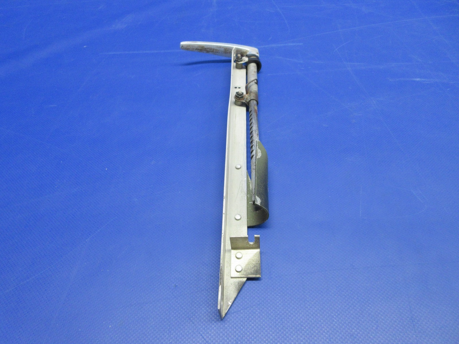 =Cessna 182 / 182L Parking Brake Handle P/N 0713693-2 (0226-1031)8
