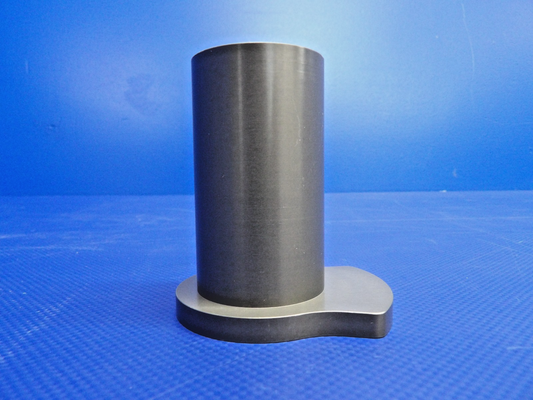 Cirrus Nose Gear Strut Spindle Cup P/N 18110-001 NOS (0426-1381)0