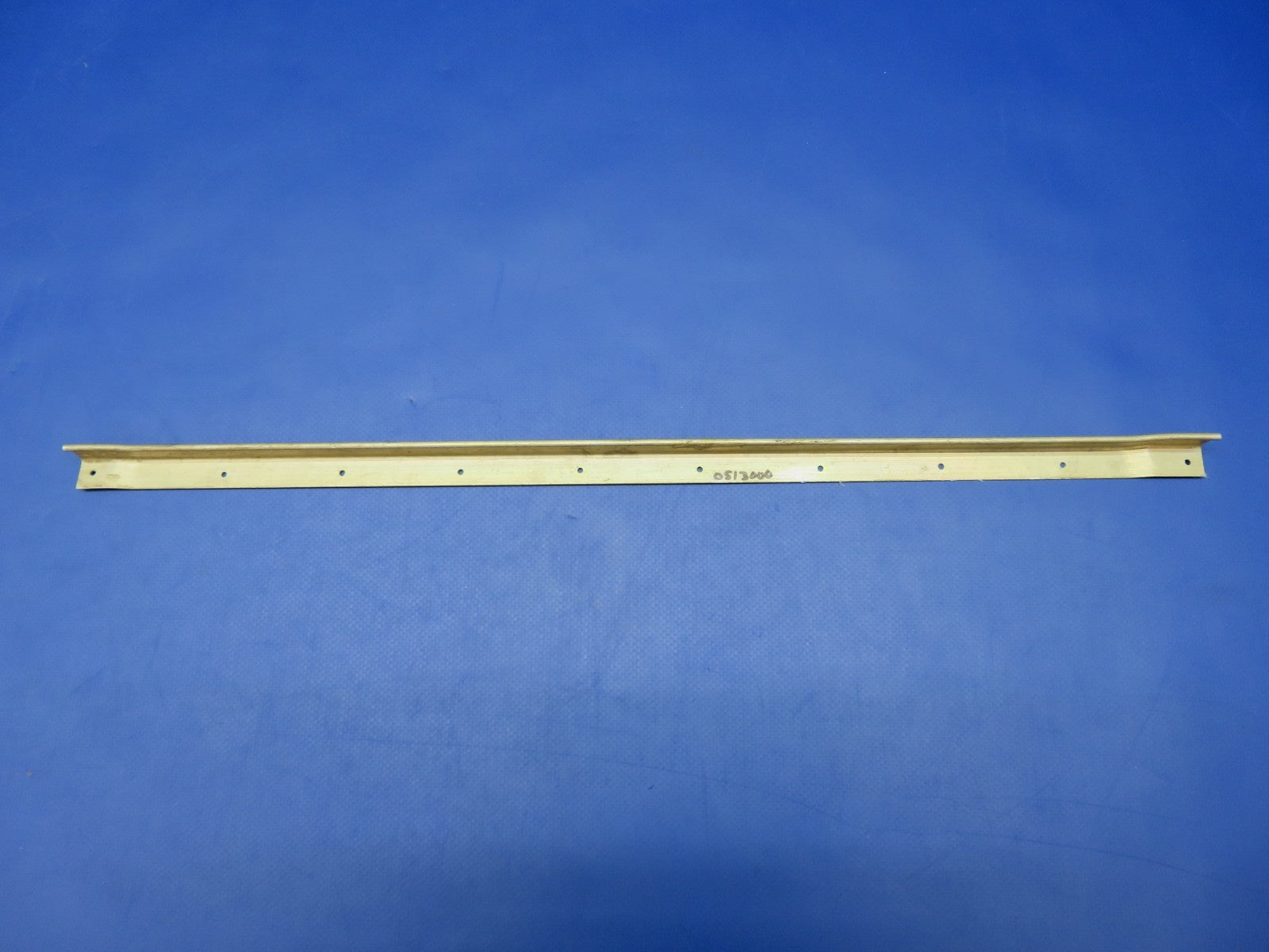 Cessna Fuselage Bulkhead Reinforcement Angle RH P/N 0513000-9 NOS (0625-1217)9
