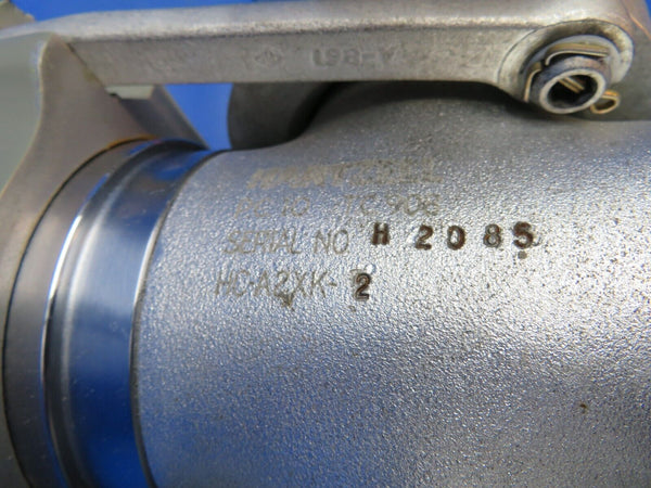 Piper PA-23-250 Aztec Hartzell Propeller Model HC-A2XK-2 (0524-99)