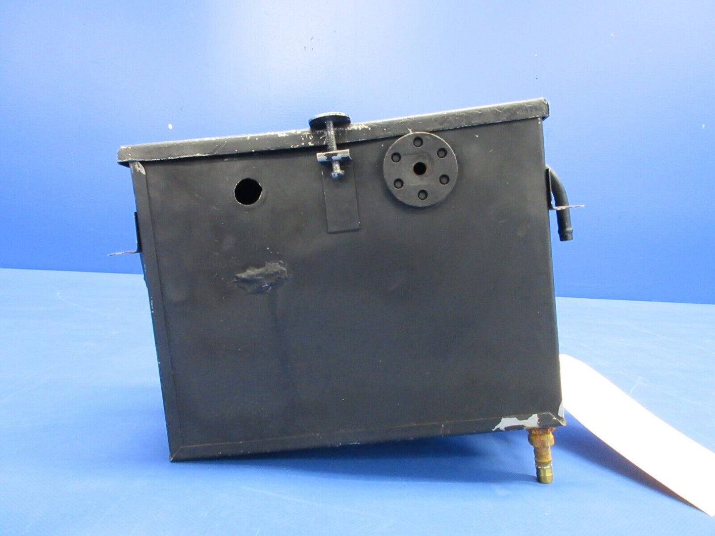 Piper PA-23-250 Aztec Battery Box Assy P/N 17564-00 (0624-2031)