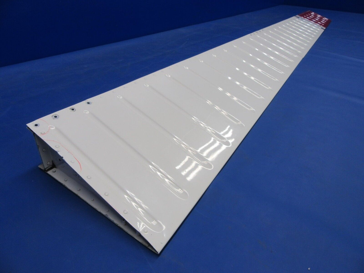 1996 Piper PA-28-181 Archer RH Aileron P/N 35640-001 / 35640-01 (1024-06)