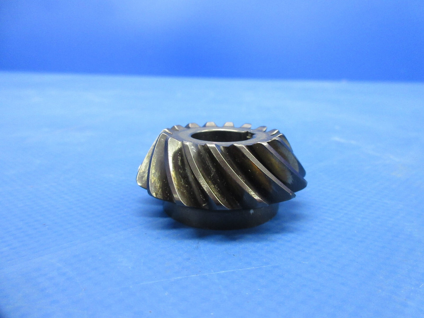 Bell 47J-2 Helicopter Tail Rotor Drive Bevel Gear P/N 47-645-232-1 (1124-909)4