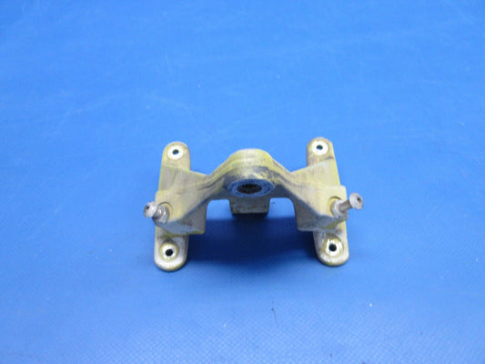 Piper PA-23-250 Aztec Lower Rudder Hinge Assy P/N 16079-00 (0624-847)