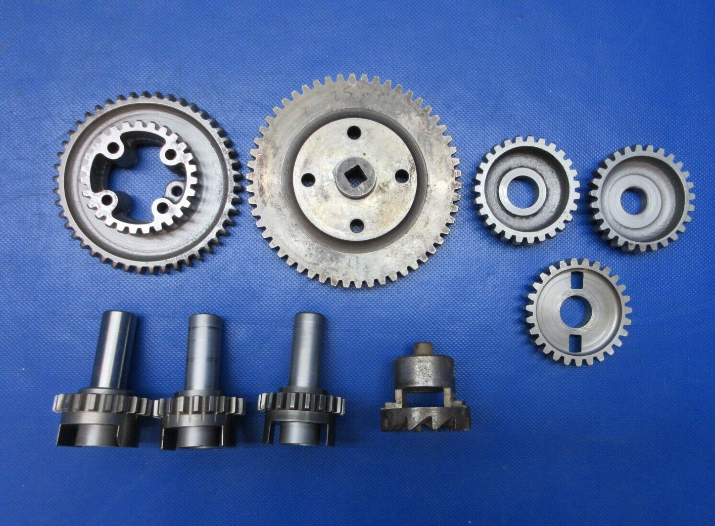 Aircraft Gears MAN CAVE / DECORATION  LOT OF 9 (0724-1908)