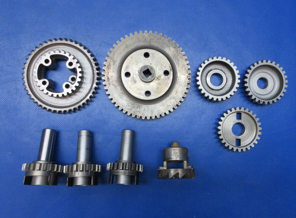 Aircraft Gears MAN CAVE / DECORATION  LOT OF 9 (0724-1908)