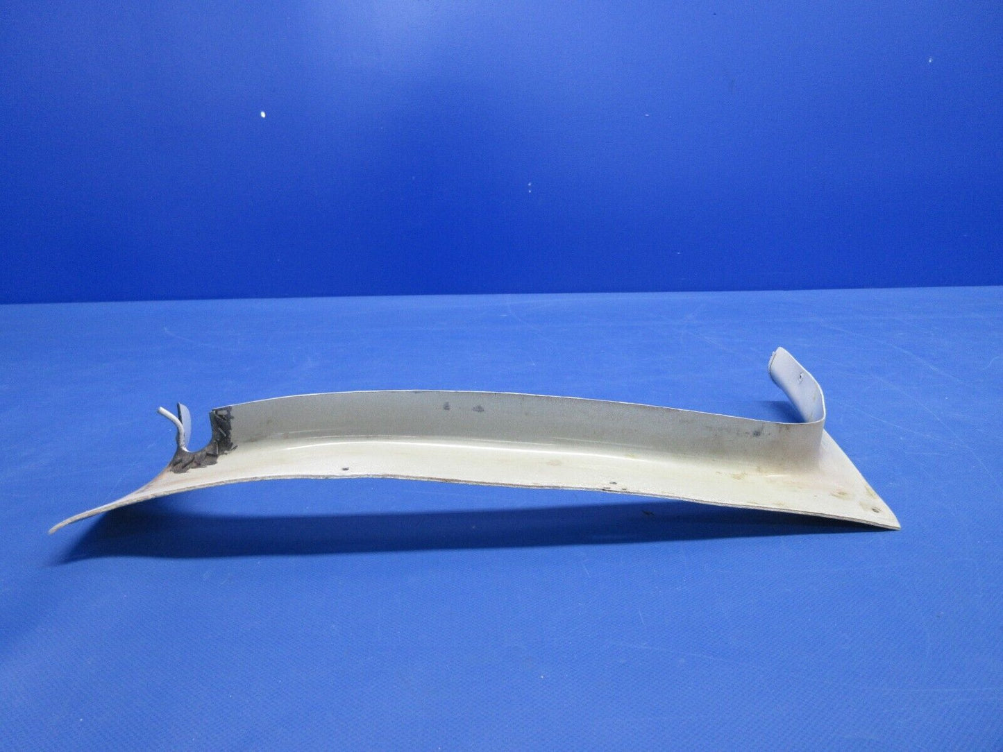 Piper PA-23-250 Aztec Window Moulding Front LH & RH 16527-05 & -02 (0624-875)
