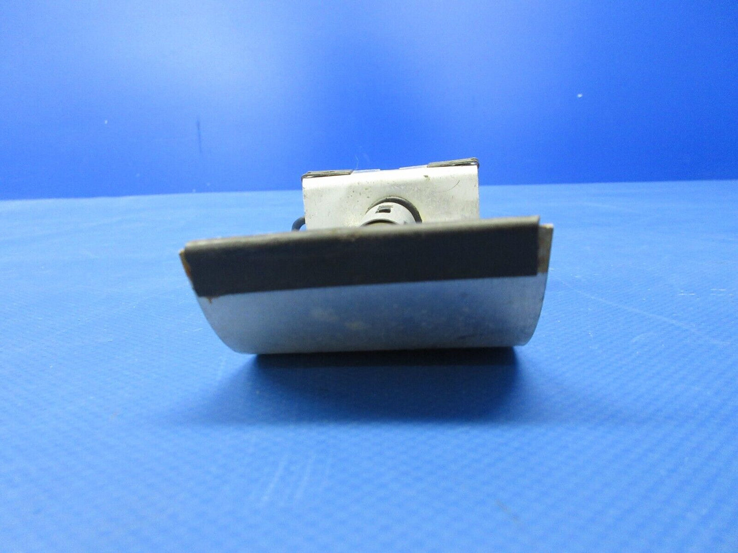 Cessna 177 / 177B Cardinal Courtesy Light Assy P/N 1222128-1 (0824-1263)
