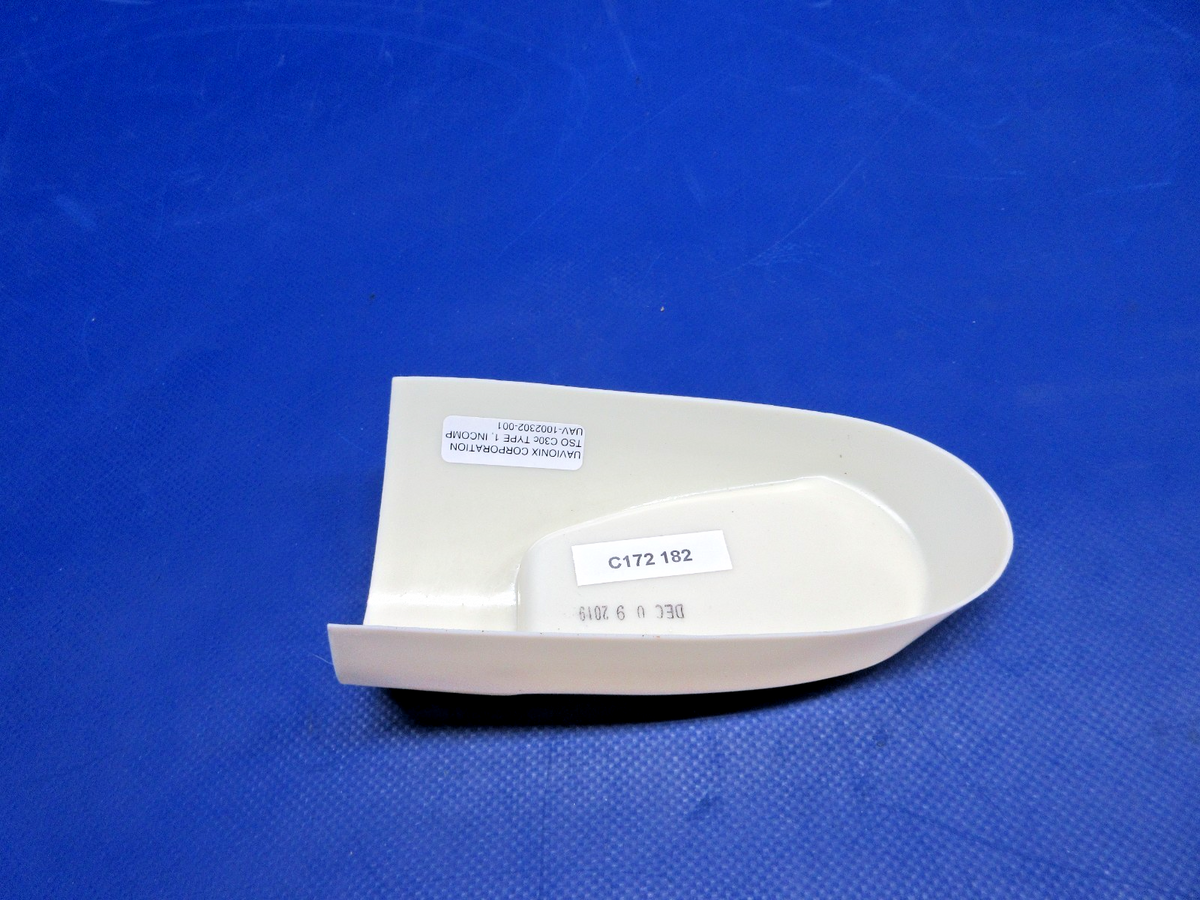 Cessna 172 / 182 UAvionix LH Wing Tip Adaptor P/N UAV-1002302-001 NOS (0926-716)2