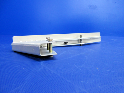 Cirrus SR22 Co-Pilot Seat Track LH & RH P/N 12490-009, 12490-010 (0926-832)8