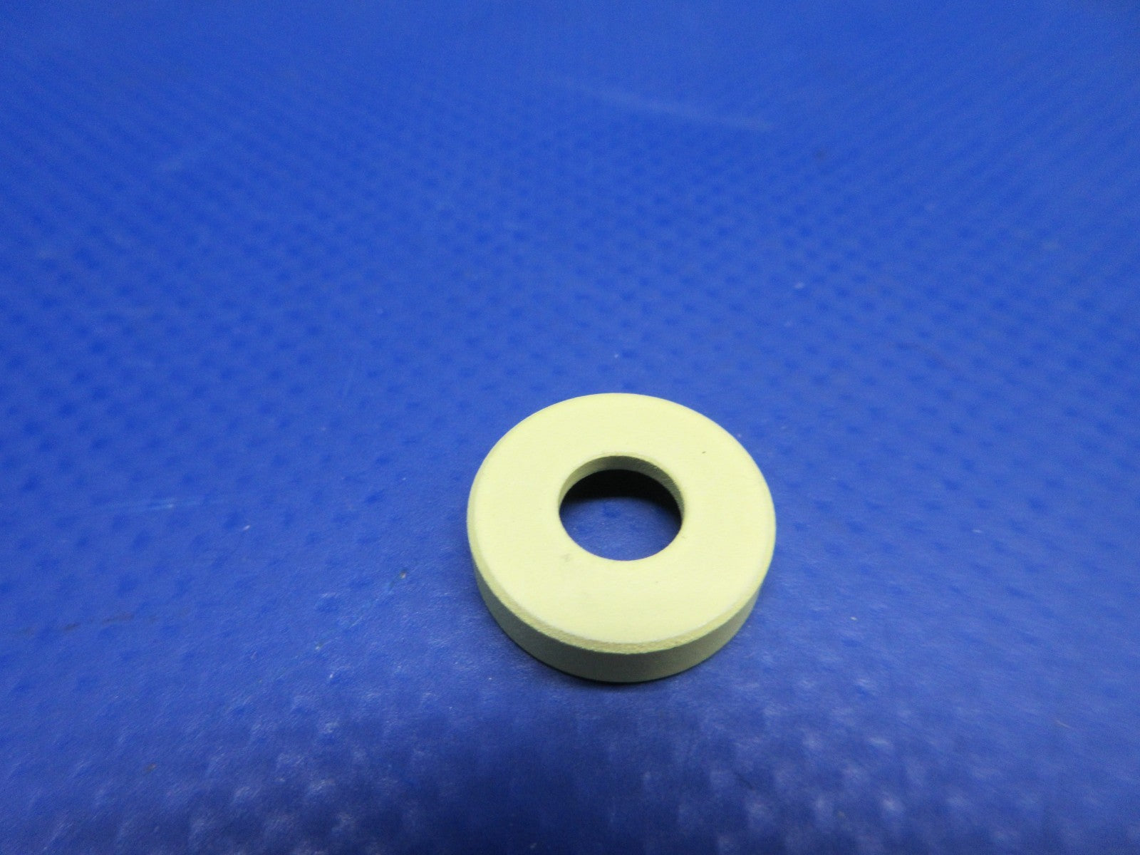 Beech Carpet Channel Retainer Spacer P/N 101-530836-17 LOT OF 5 NOS (0326-976)10