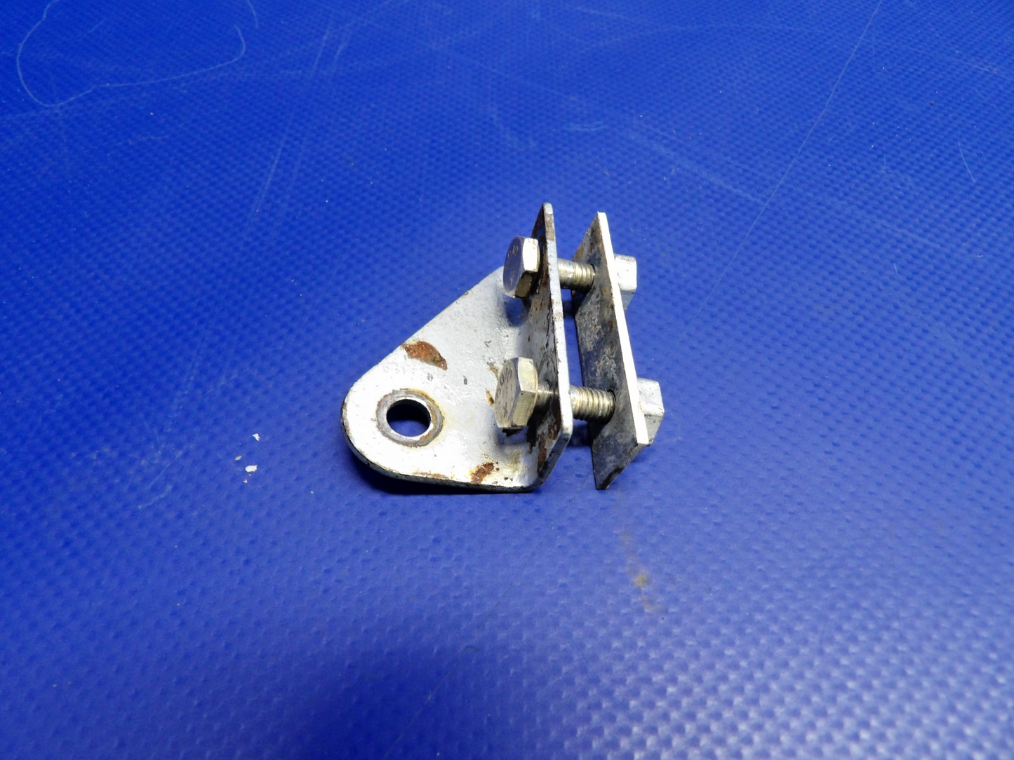Cessna 172G Seat Belt Fitting LH/RH INBD/OTBD 0510205-3 & -4 SET OF 4 (0326-121013